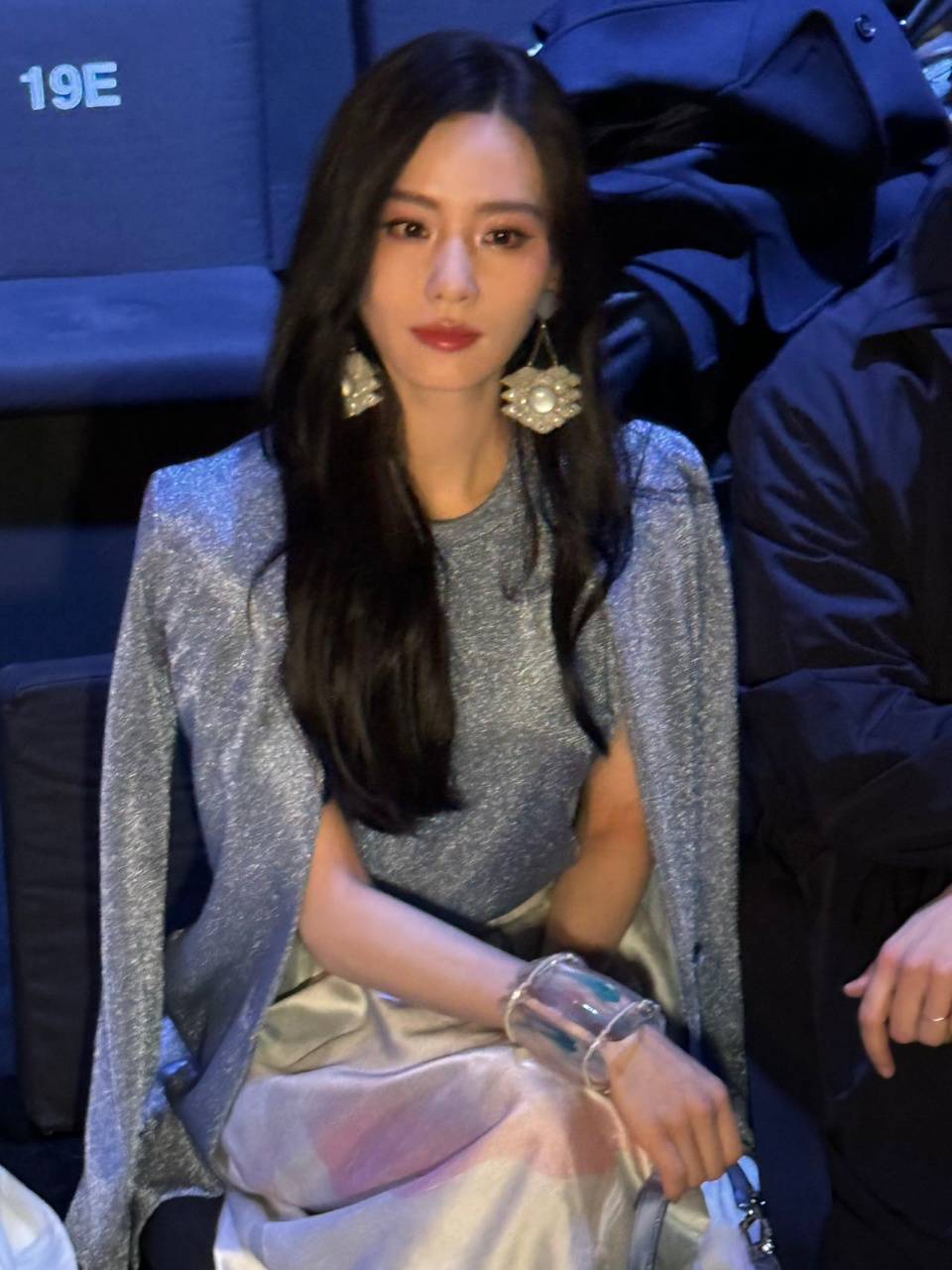 刘诗诗受阿玛尼邀请参加米兰时装周生图状态美到无可挑剔(图3)
