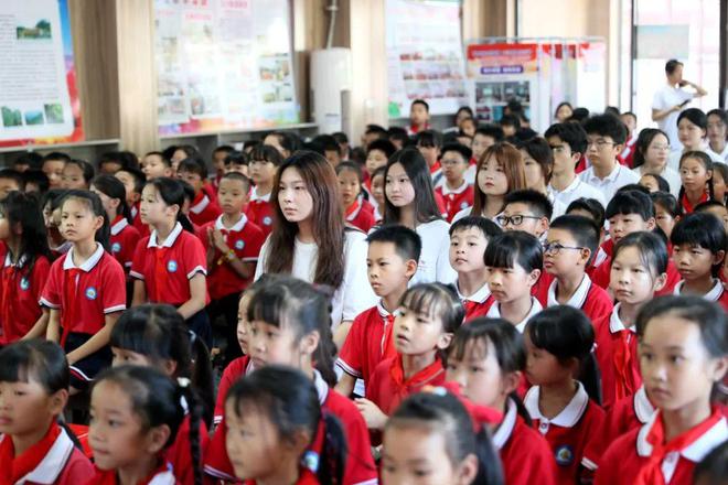 九游体育网站：写书法、种番薯、抓鸭子……南安孩子们的假期生活好欢乐！(图3)