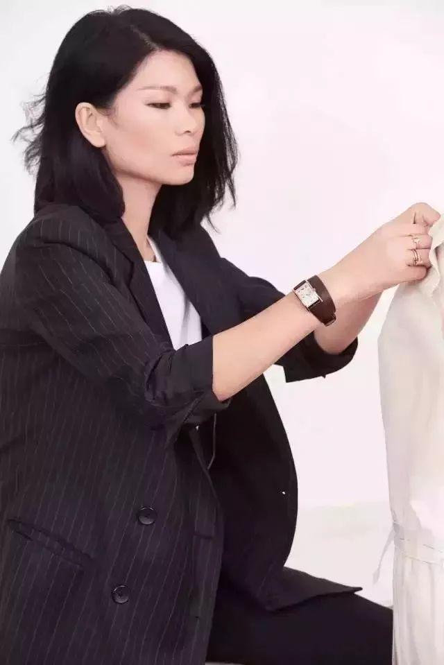 超模吕燕：被身边人嫌弃嫁法国贵族后被宠成公主儿子成她骄傲(图9)