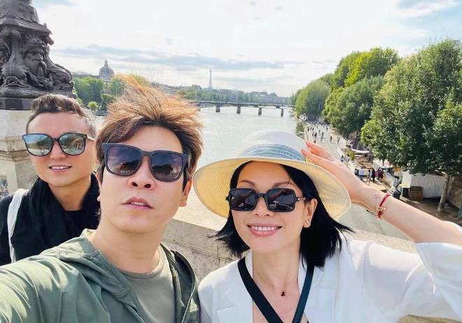超模吕燕：被身边人嫌弃嫁法国贵族后被宠成公主儿子成她骄傲(图14)