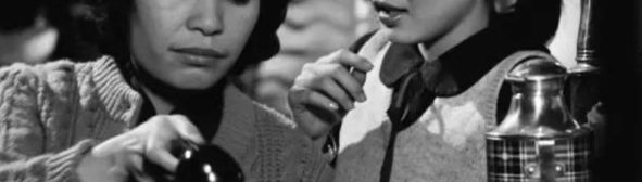 她一生跑龙套无性无爱87岁住37㎡老破小凭什么成观众心中“最美女神”？(图3)
