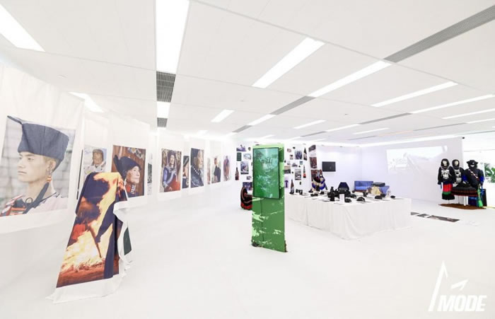 群山回响桃源弧光：2025春夏上海时装周展览“横断山脉的回响”引领当代东方文艺复兴新浪潮(图1)