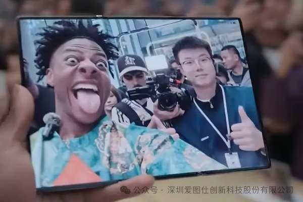 九游体育网站：爱图仕MC摄影补光灯照亮“甲亢哥”Speed中国行(图4)