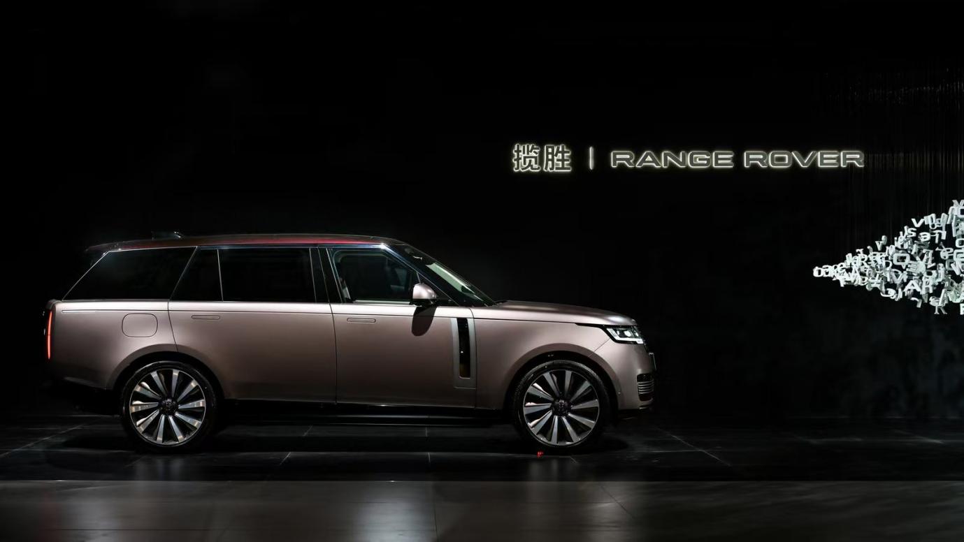 九游体育网站：海上风华乘胜而来“2025揽胜之夜”以典范之美演绎奢华新境(图5)