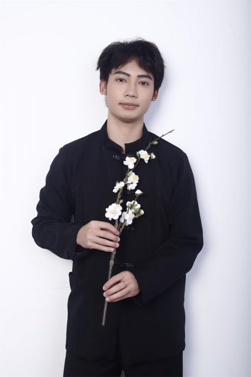 九游体育：黄清华：用镜头书写时尚模特新篇(图5)