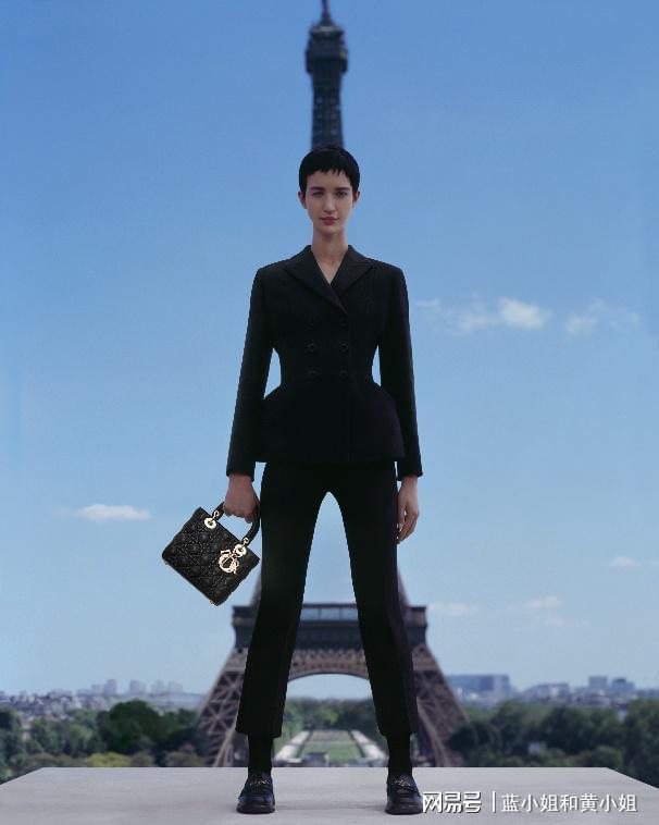 九游体育：LADYDIOR与时尚之都的风格叙事(图1)