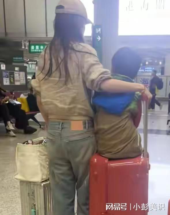 落地凤凰不如鸡！36岁杨颖兜兜转转干回老本行成内娱最大笑话(图15)